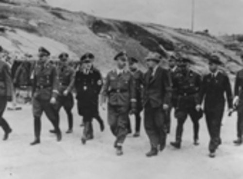 Himmler besichtigt KZ Mauthausen (Foto: DÖW)